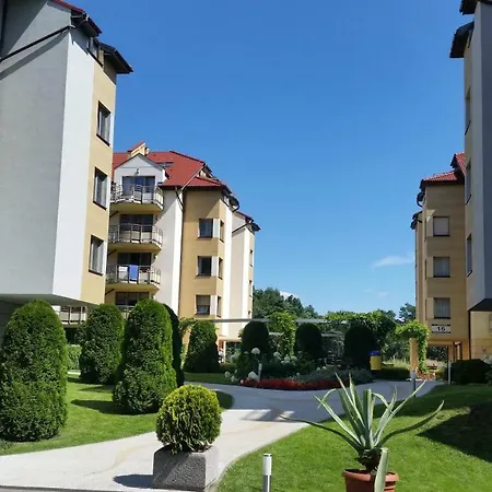 Aleksandra Apartment *
