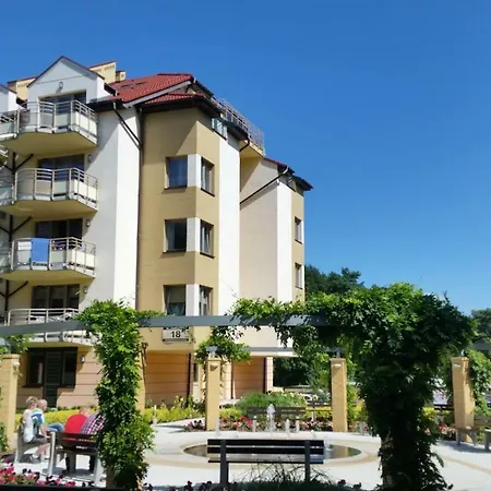 Aleksandra Apartment *